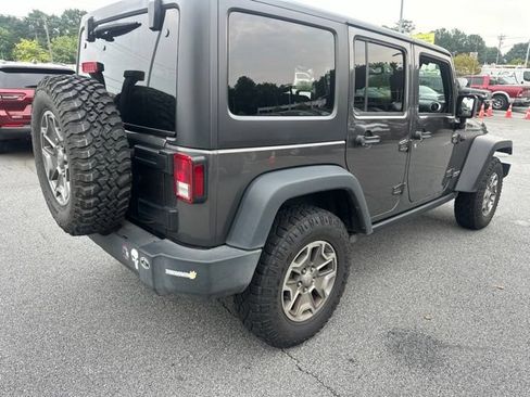 Used 2016 Jeep Wrangler Unlimited Rubicon w/ Connectivity Group AWD/4WD image 3