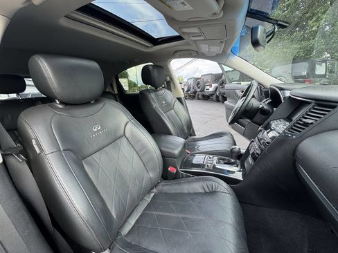 Used 2010 INFINITI FX35 AWD w/ Premium Pkg image 15