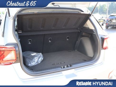 Certified 2025 Hyundai Venue SEL FWD image 15