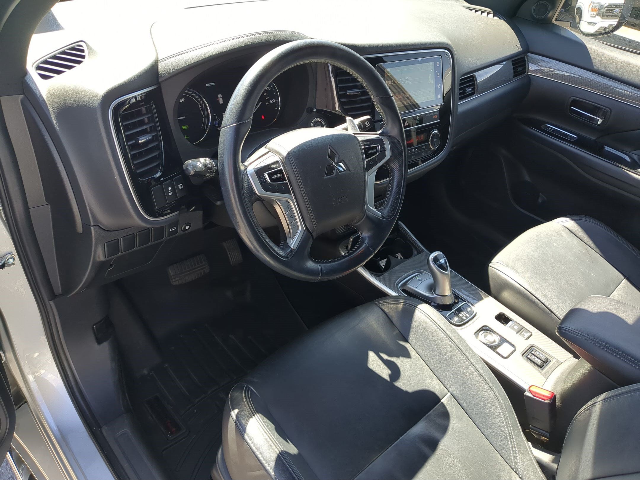 Used 2019 Mitsubishi Outlander SEL AWD/4WD image 16