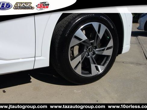 Used 2022 Audi e-tron Premium Plus w/ Premium Plus Package AWD/4WD image 9