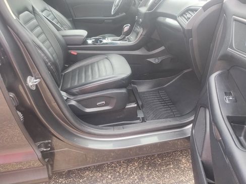 Used 2018 Ford Edge SEL w/ Equipment Group 201A image 21