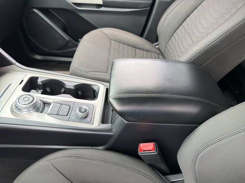 Used 2021 Ford Explorer XLT AWD/4WD image 16