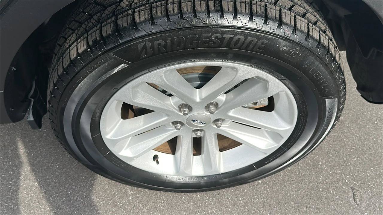 Used 2014 Ford Explorer XLT w/ Equipment Group 202A AWD/4WD image 19