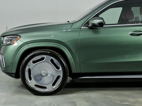 Used 2025 Mercedes-Benz Maybach GLS 600 4MATIC image 7