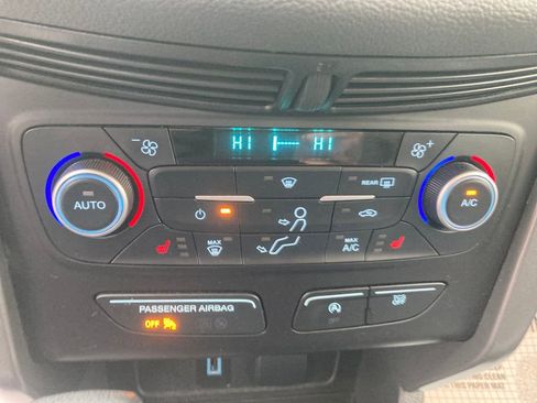 Used 2018 Ford Escape SE image 25