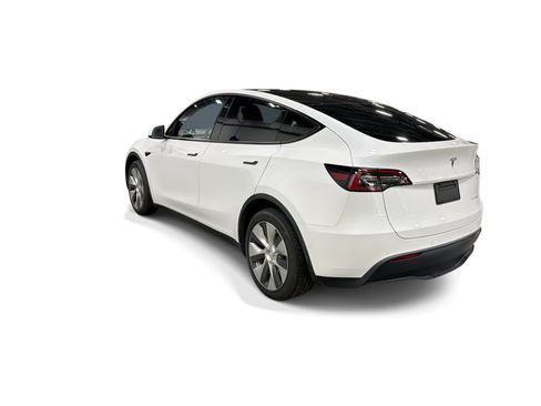 Certified 2021 Tesla Model Y Long Range AWD/4WD image 4
