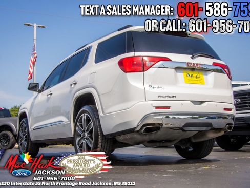Used 2019 GMC Acadia Denali w/ Technology Package FWD image 3