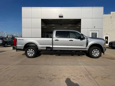 Used 2024 Ford F250 XLT image 4