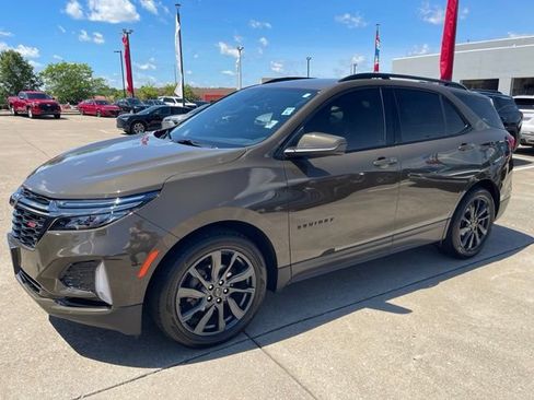 Certified 2023 Chevrolet Equinox RS FWD image 2