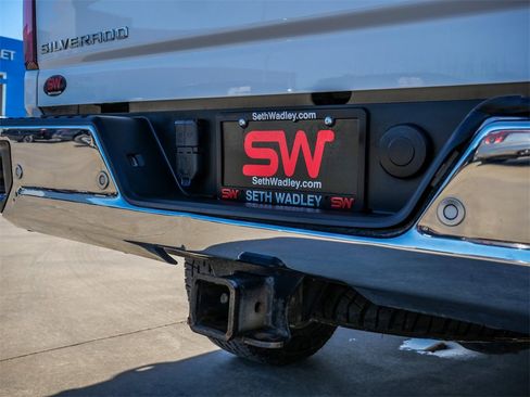 Used 2021 Chevrolet Silverado 2500 LTZ w/ LTZ Premium Package image 13