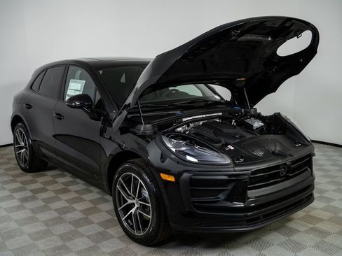 New 2026 Porsche Macan image 34