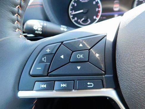 Used 2025 Nissan Sentra SR w/ SR Premium Package image 25