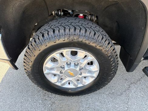 Used 2022 Chevrolet Silverado 2500 LTZ w/ Safety Package AWD/4WD image 11