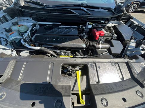 Used 2025 Nissan Rogue SV AWD/4WD image 29