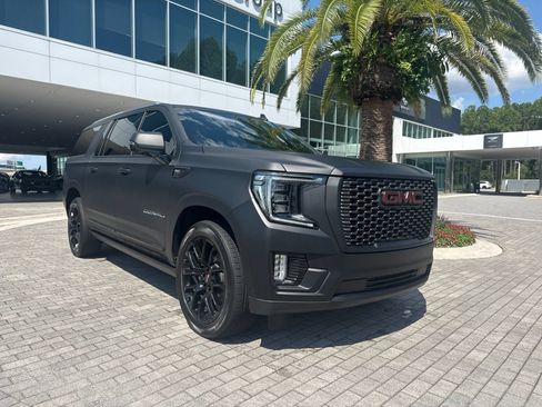 Used 2023 GMC Yukon XL Denali w/ Denali Reserve Package AWD/4WD image 1