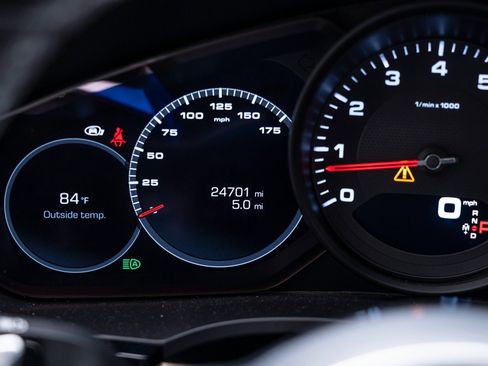 Used 2021 Porsche Cayenne Coupe image 23