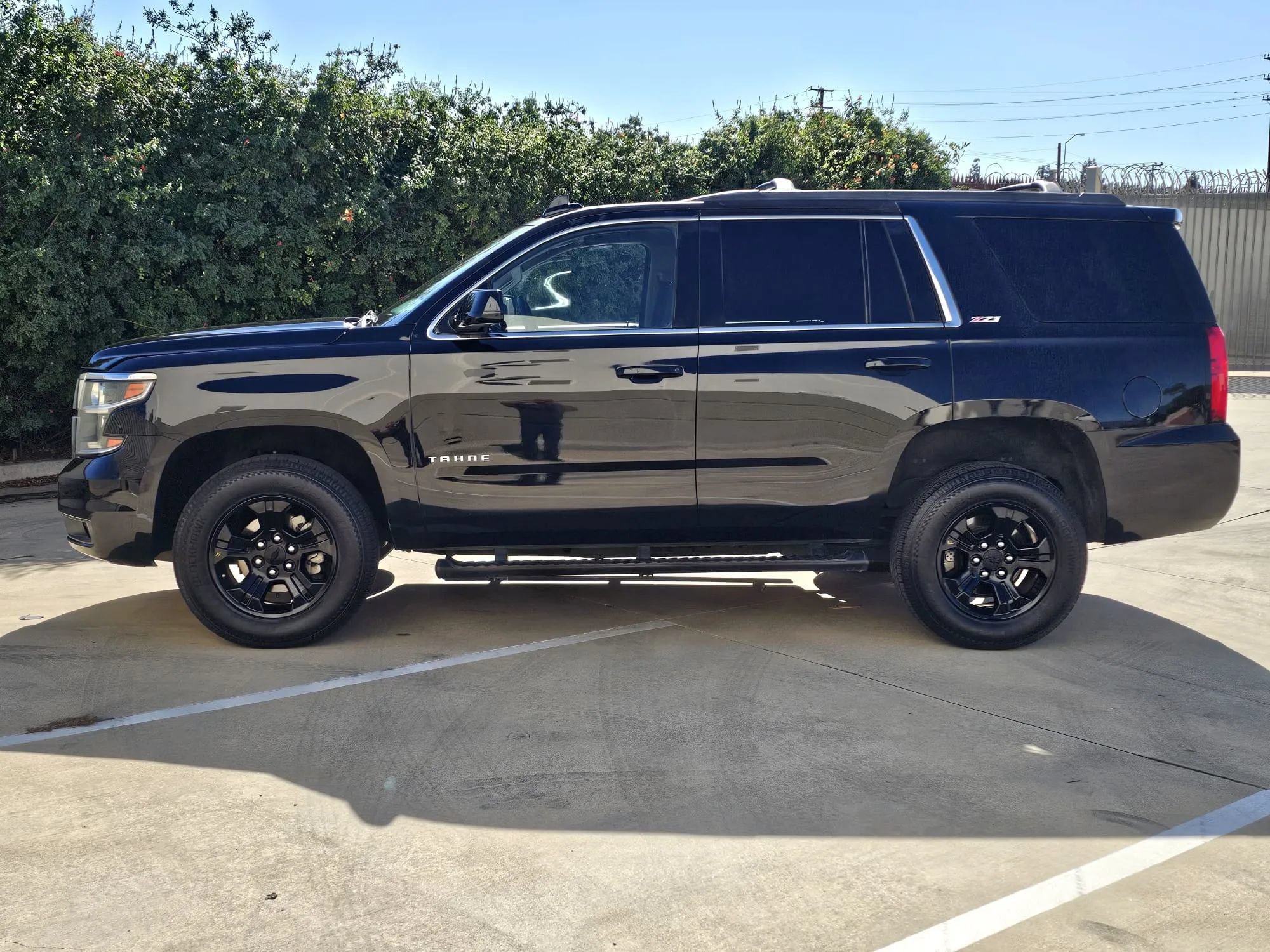 Used 2017 Chevrolet Tahoe LT w/ Z71 Midnight Edition AWD/4WD image 8