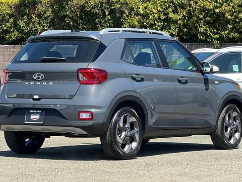 New 2026 Hyundai Venue SEL FWD image 6