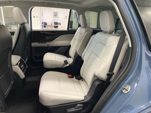 New 2026 Lincoln Aviator AWD w/ Jet Appearance Package image 9