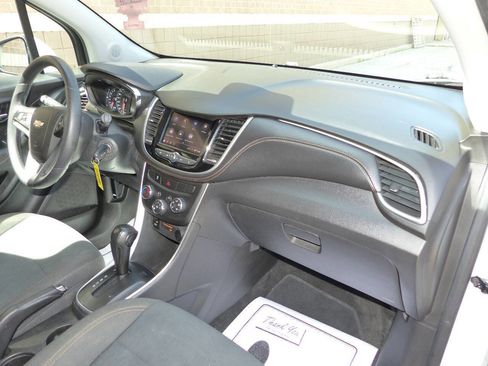 Used 2020 Chevrolet Trax LS w/ Tint and Cruise Package FWD image 33