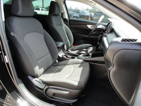 Used 2023 Kia Forte LXS FWD image 8