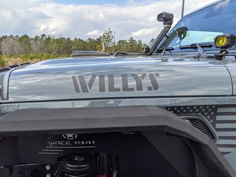 Used 2025 Jeep Wrangler Willys image 21