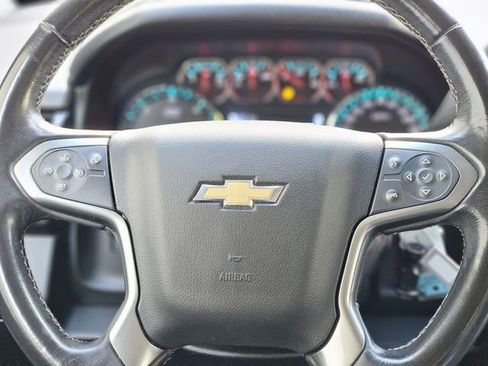 Used 2018 Chevrolet Suburban LT image 16