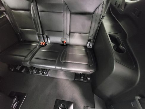 Certified 2025 GMC Yukon XL Denali image 25