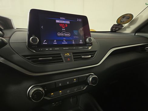 Used 2022 Nissan Altima 2.5 SR FWD image 21