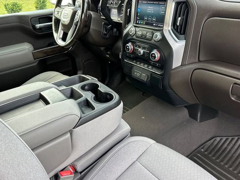 Used 2022 GMC Sierra 1500 SLE w/ X31 Off-Road Package image 16