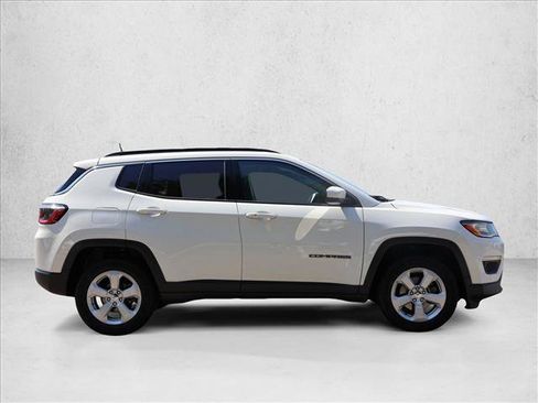 Used 2021 Jeep Compass Latitude w/ Driver Assistance Group AWD/4WD image 4