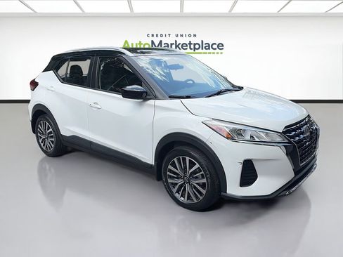 Used 2023 Nissan Kicks SV FWD image 1