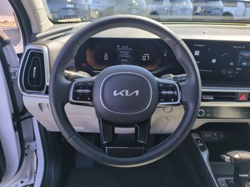 Certified 2025 Kia Sorento S w/ Panoramic Sunroof Package FWD image 17