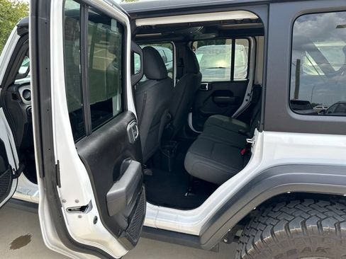 Used 2025 Jeep Wrangler Unlimited Sport AWD/4WD image 14