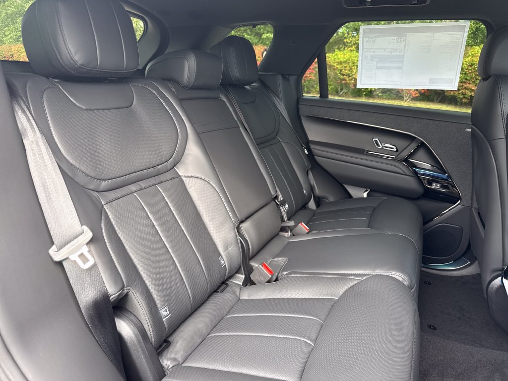 New 2027 Land Rover Range Rover Sport SE AWD/4WD image 17