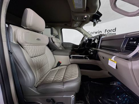 New 2026 Ford F250 Platinum w/ Platinum Plus Package AWD/4WD image 17