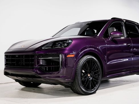 Used 2024 Porsche Cayenne S image 42