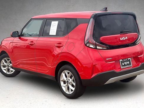 Used 2024 Kia Soul LX w/ Option Group 015 FWD image 4