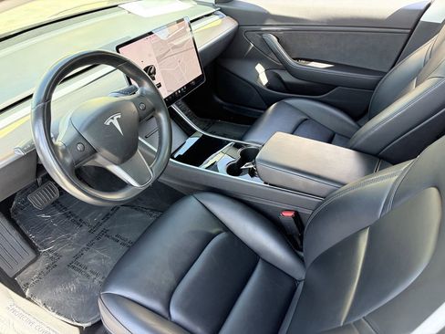 Used 2018 Tesla Model 3 Long Range RWD image 17