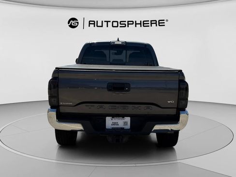 Used 2019 Toyota Tacoma TRD Off-Road AWD/4WD image 7