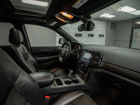 Used 2019 Jeep Grand Cherokee Altitude image 13