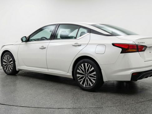 Used 2025 Nissan Altima 2.5 SV image 6