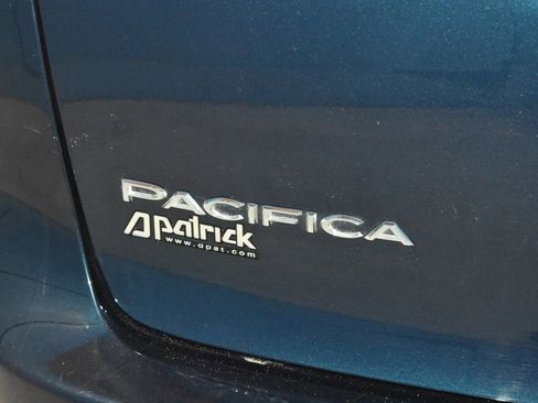 Used 2023 Chrysler Pacifica Touring-L FWD image 33