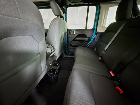 Used 2019 Jeep Wrangler Unlimited Sahara w/ Dual Top Group image 24