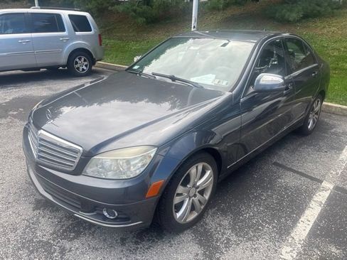 Used 2009 Mercedes-Benz C 300 Sedan image 2
