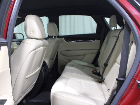 Used 2018 Cadillac XT5 Luxury w/ Driver Awareness Package image 22