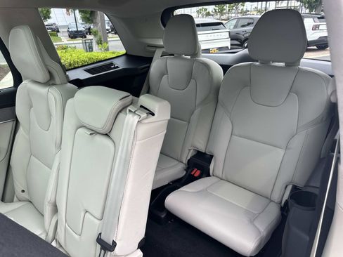 New 2026 Volvo XC90 T8 Ultra w/ Lounge Package AWD/4WD image 18