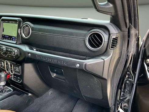 Used 2023 Jeep Wrangler Unlimited Rubicon 4xe w/ Cold Weather Group AWD/4WD image 25