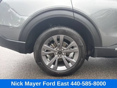 Used 2025 Ford Explorer Active w/ Active Comfort Package AWD/4WD image 9